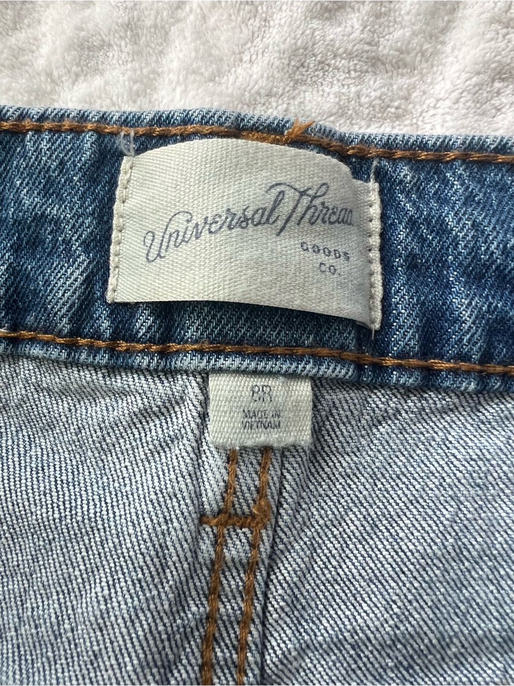 NWT Universal Thread Highest Rise Vintage Straight Leg Medium Wash Jeans|Size 8R - Picture 6 of 12